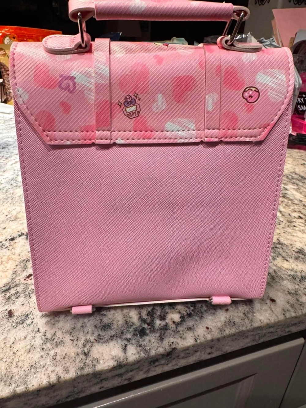 Hello Kitty Pink Kawaii Character bag magnetic closure Straps inside
8x9in - Picture 3 of 6